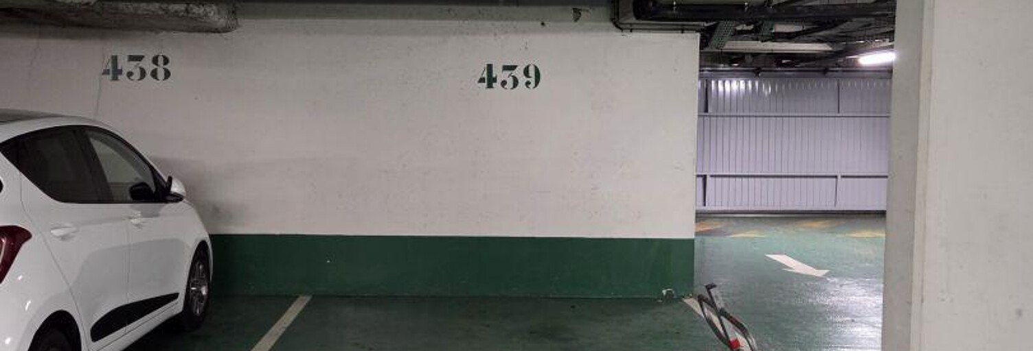 Garage  12 m² à louer à Courbevoie (92400)