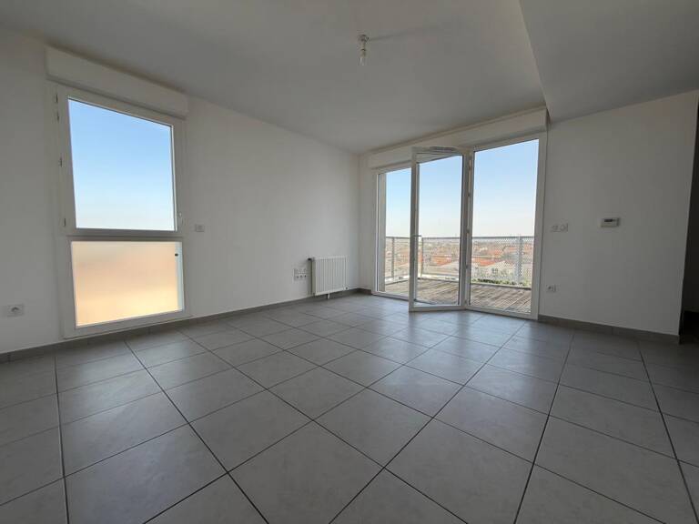 LA ROCHELLE – T2 AVEC TERRASSE, ASCENSEUR ET STATIONNEMENT — photo 1