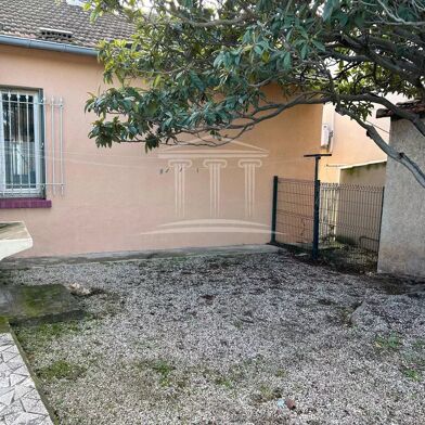 Maison 3 pièces 745 €