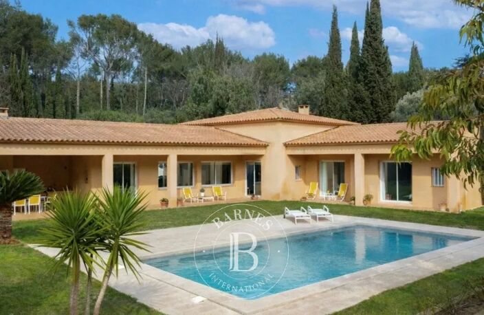 VENTE - CASSIS - LES JANOTS -  VILLA DE PLAIN PIED - PISCINE - D — photo 2