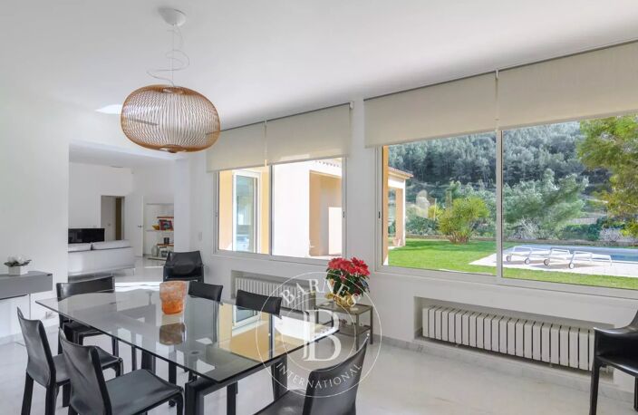 VENTE - CASSIS - LES JANOTS -  VILLA DE PLAIN PIED - PISCINE - D — photo 5