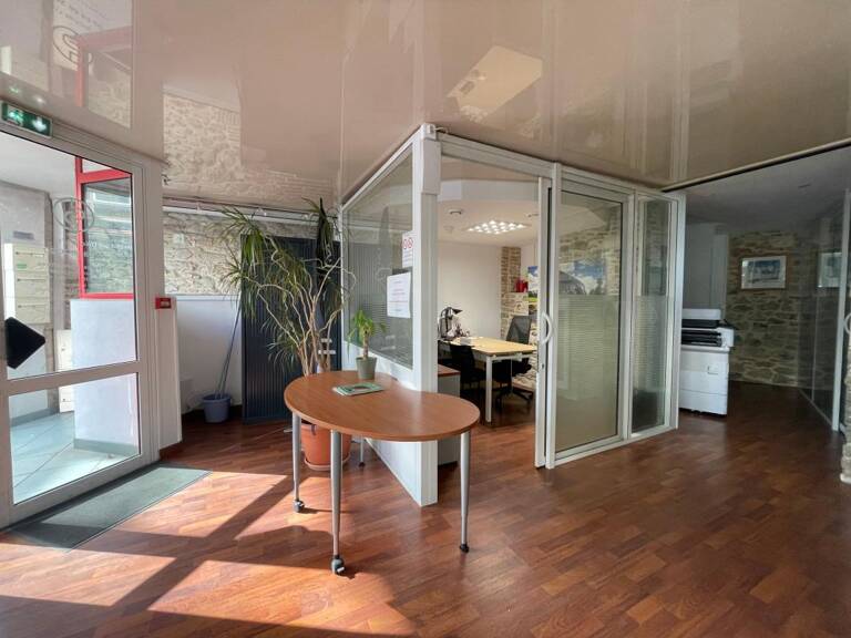 Local professionnel / commercial – Centre-ville de Dax — photo 1