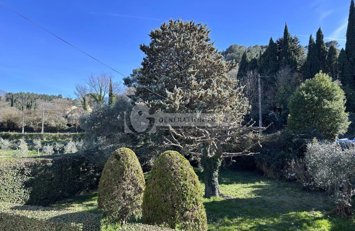 Ensemble immobilier avec grand jardin - Saint Etienne du Grès — photo 2