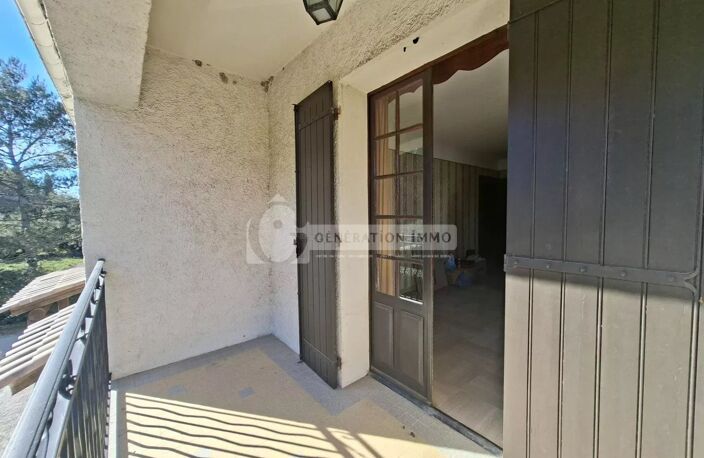 Ensemble immobilier avec grand jardin - Saint Etienne du Grès — photo 4