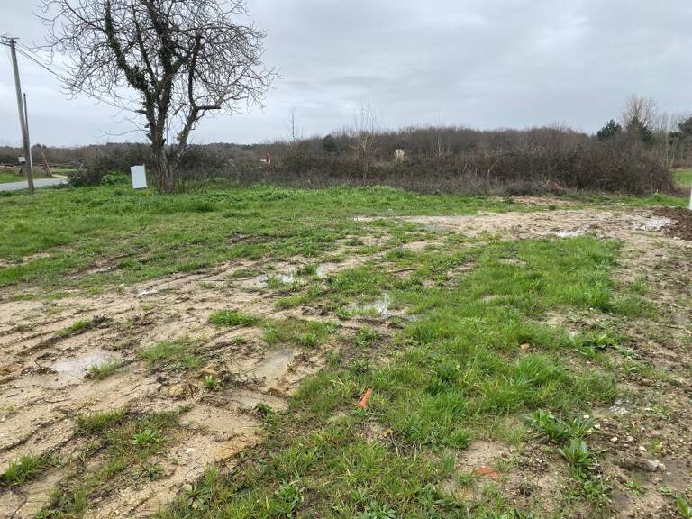 Terrain 309 m² viabilisé avec permis de construire/libre de constructeur — photo 1