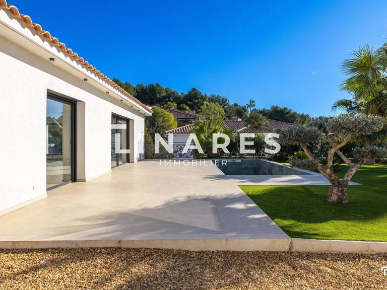 SANARY DESIGN - Villa T7 de 234m2 - Terrain 640m2 + Piscine  - — photo 1