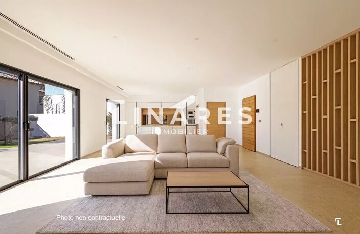 SANARY DESIGN - Villa T7 de 234m2 - Terrain 640m2 + Piscine  - — photo 4