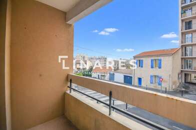 Appartement 4 pièces 275000 €