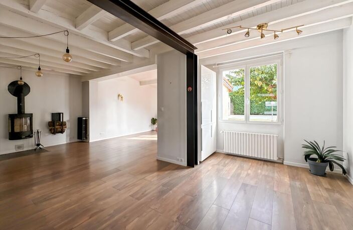 À Vendre - Maison avec Garage, Piscine et Jardin - AUCAMVILLE — photo 3