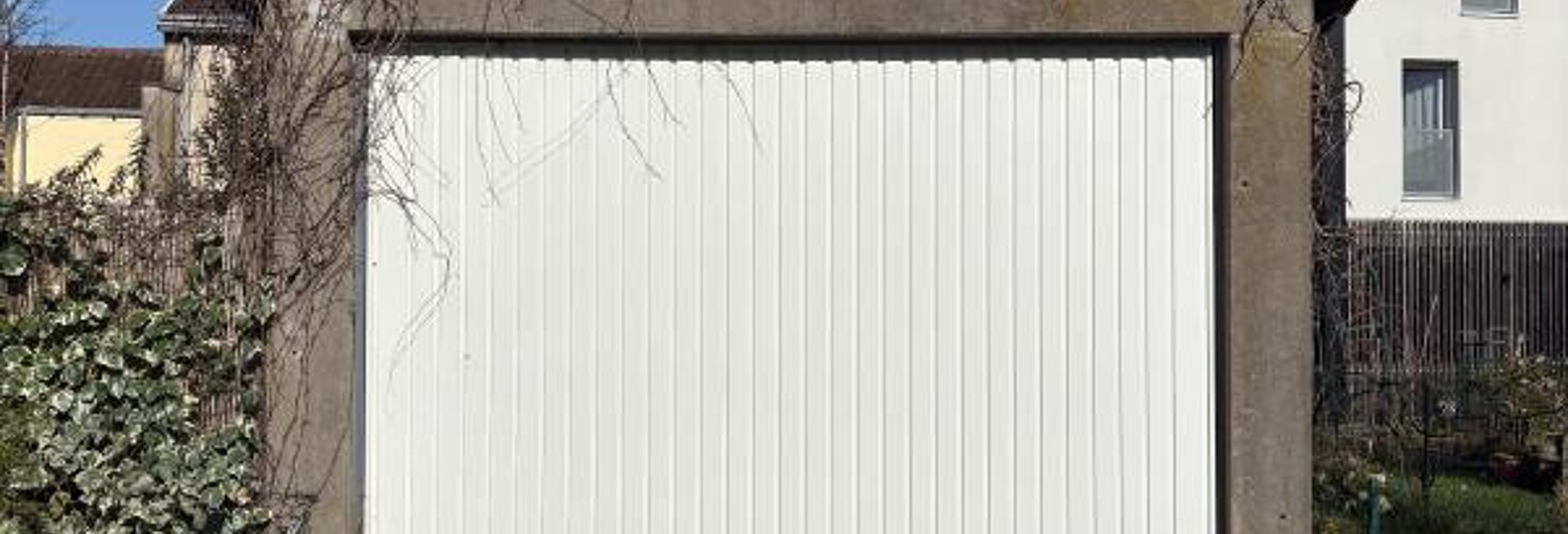 Garage   m² à louer à Saint-Pierre-des-Corps (37700)