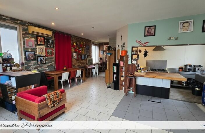Maison avec fort potentiel commercial et habitation – Emplacement stratégique – Jardin 330 m² AYTRE (17) — photo 2