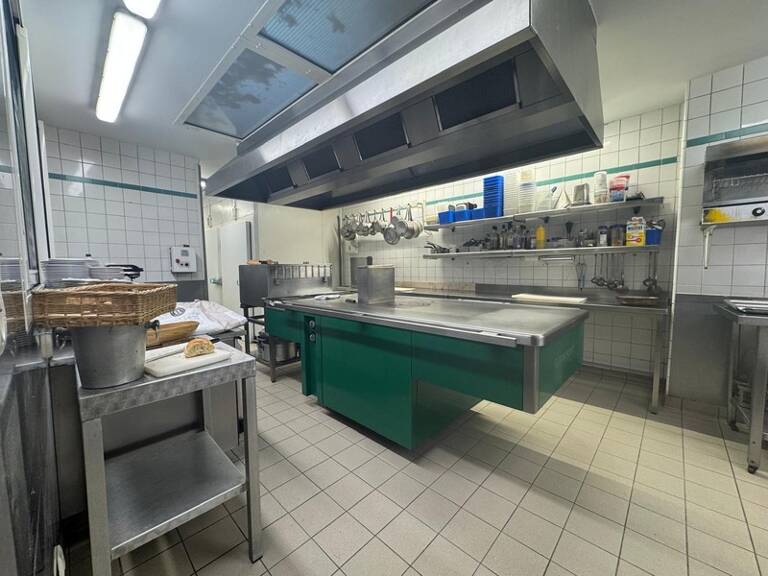 Sarras Fonds de commerce Hotel Restaurant + murs à vendre — photo 1