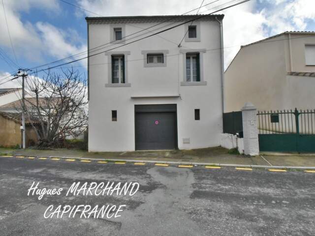 Maison vigneronne avec garage, cour et jardin — Fort potentiel — photo du bien