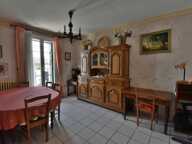 Maison vigneronne avec garage, cour et jardin — Fort potentiel — photo 3