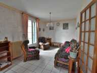 Maison vigneronne avec garage, cour et jardin — Fort potentiel — photo 4