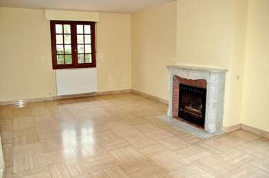 Maison 8 pièces 1330 €