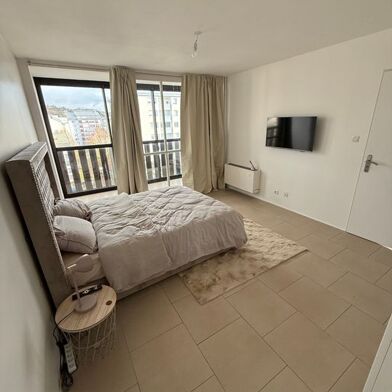 Appartement 4 pièces 700 €