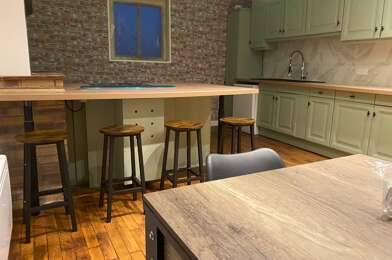 Appartement 6 pièces 380 €