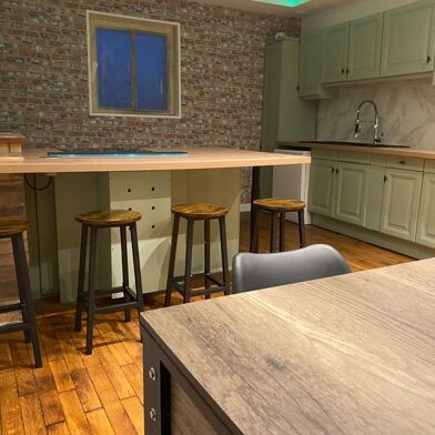 Appartement 6 pièces 380 €