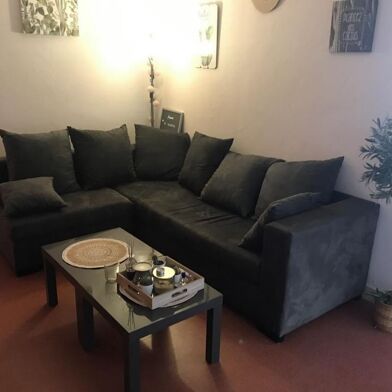 Appartement 5 pièces 300 €