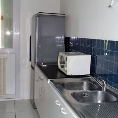 Appartement 3 pièces 900 €