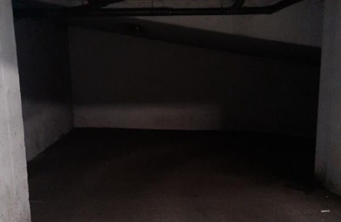 CASE PARKING LYON 7EME — photo 5