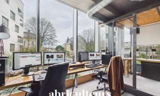 Bureau 4 Pièces 200 m² à louer à Bordeaux (33800)