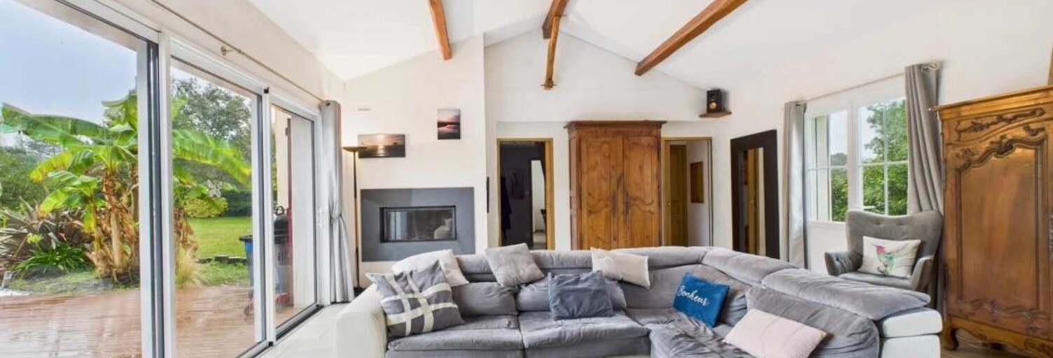 Maison 8 Pièces 217 m² à vendre à Saint-Hilaire-de-Chaléons (44680)