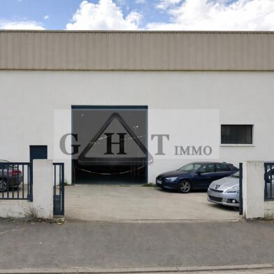 Local industriel  1089000 €