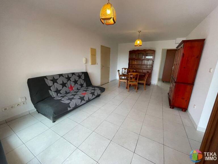 Fabien TEKA IMMO  vous propose à louer à la providence ( St Denis) , à 2 minutes du bd sud,  appartement T3, ile de la Réunion — photo 1