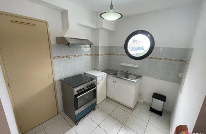 Fabien TEKA IMMO  vous propose à louer à la providence ( St Denis) , à 2 minutes du bd sud,  appartement T3, ile de la Réunion — photo 5