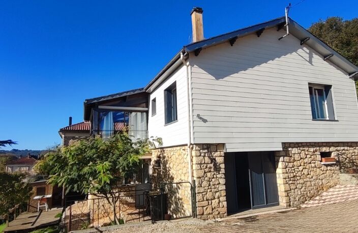  Tout proche du centre ville de Lalinde, jolie maison rénovée de 73 m² habitables avec vue dégagée + Sous-sol total. — photo 2
