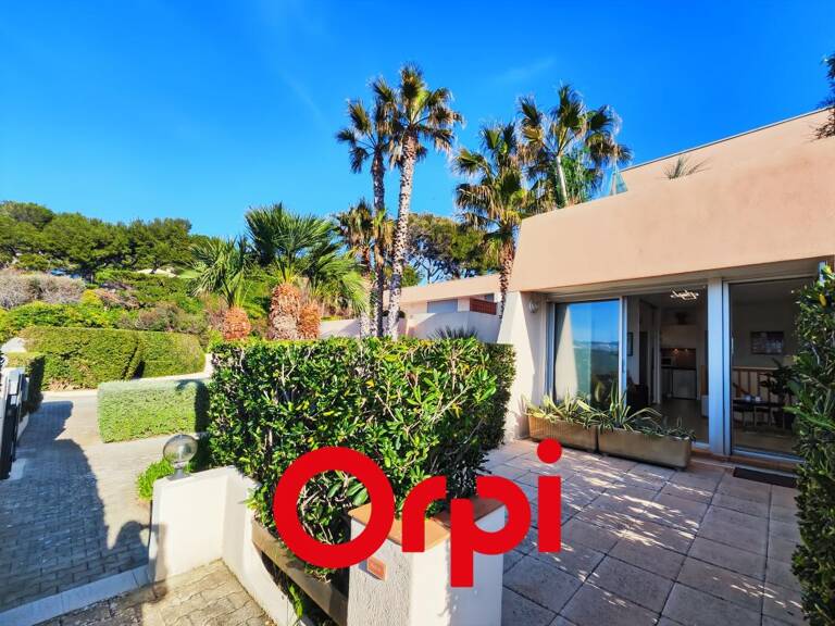 Sanary La Cride : Appartement T3 au bord de l'eau — photo 1