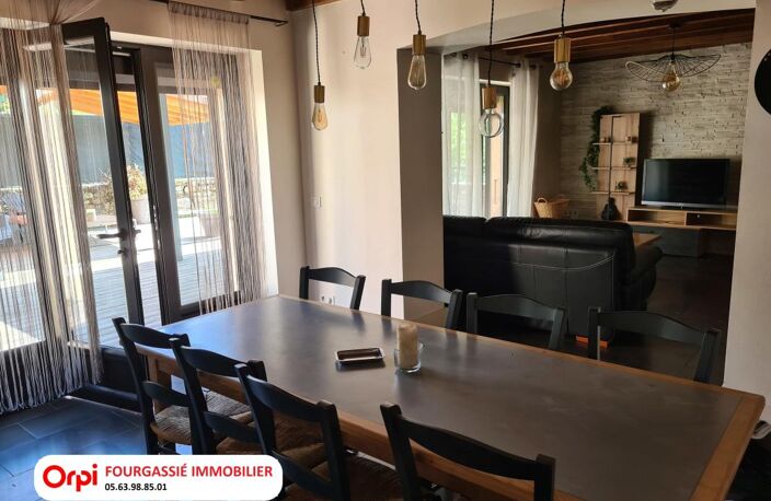 Maison avec garage, grande terrasse et dépendance — photo 3