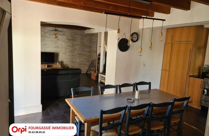 Maison avec garage, grande terrasse et dépendance — photo 5