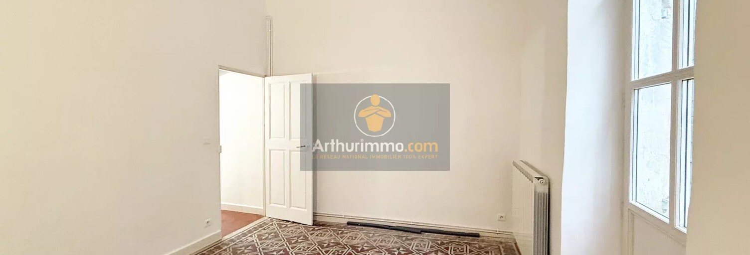 Immeuble  300 m² à vendre à Apt (84400)