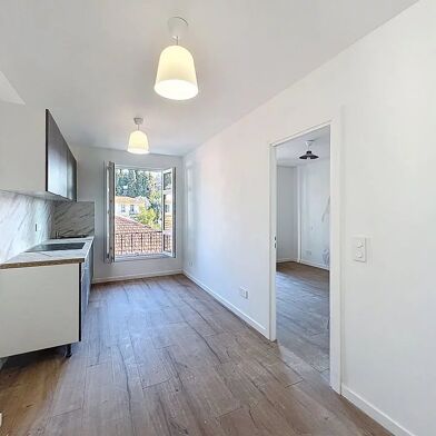 Appartement 2 pièces 890 €