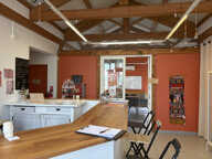 location local commercial de 200m2 avec parking proche Clerm — photo 2