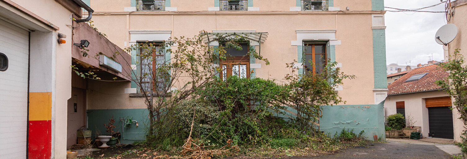 Immeuble  800 m² à vendre à Villeurbanne (69100)