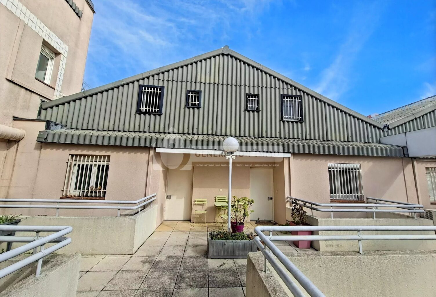 Arles - Duplex lumineux avec garage en résidence sécurisée — photo 1