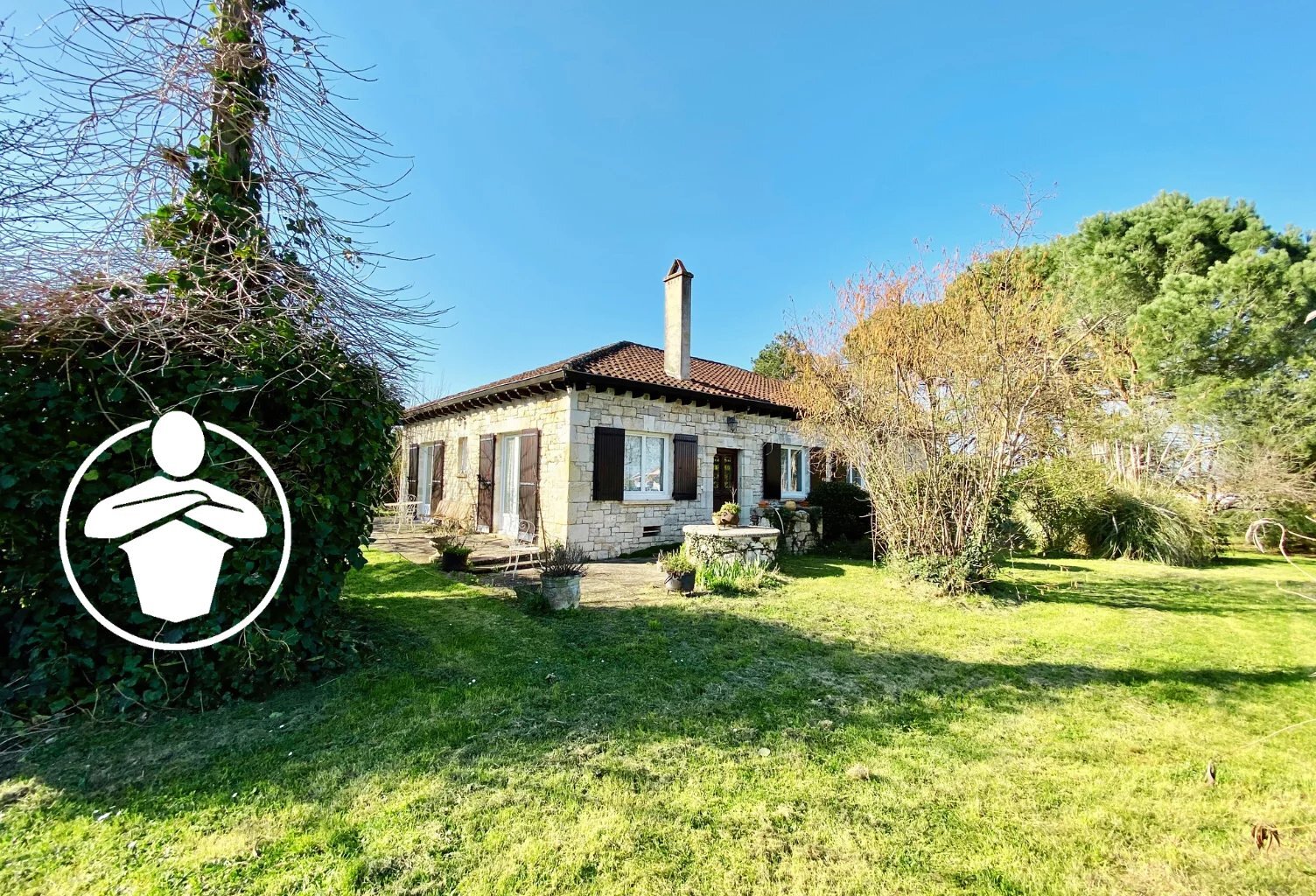 A VENDRE - Maison en pierre à PUJOLS — photo 1