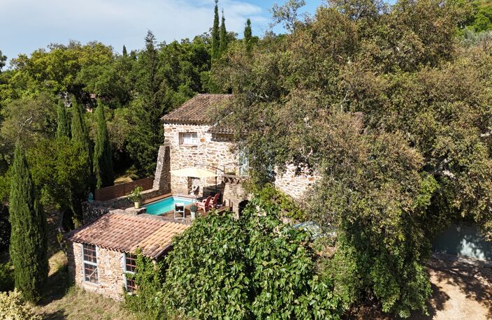 Vente maison 5 pièces 135 m² Cogolin (83310) — photo 2