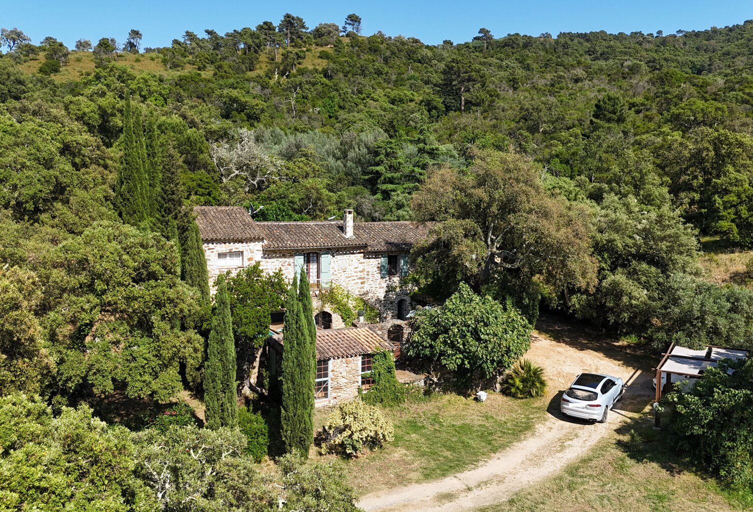 Vente maison 5 pièces 135 m² Cogolin (83310) — photo 1