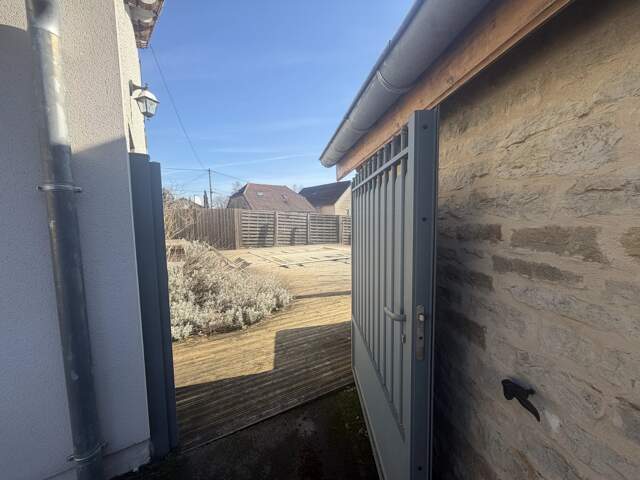 À 10 MN DU CENTRE-VILLE – AU CŒUR DE PIREY – BELLE MAISON FAMILIALE DE 175 M² AVEC PISCINE (3 × 3) — photo du bien