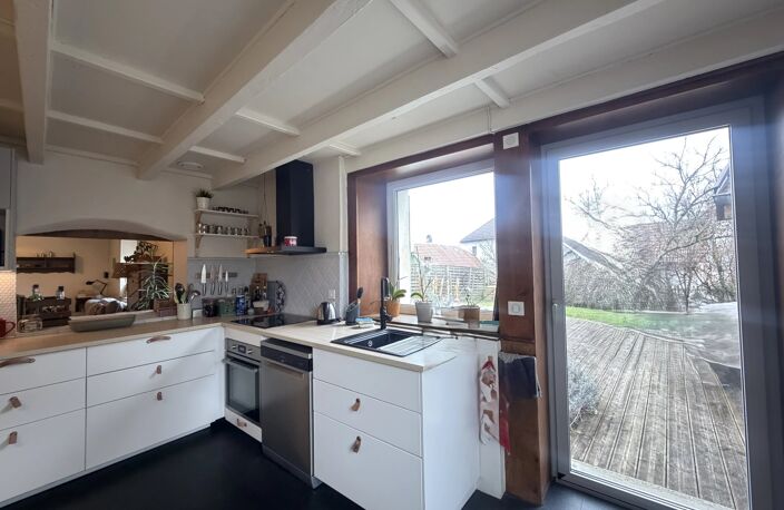 À 10 MN DU CENTRE-VILLE – AU CŒUR DE PIREY – BELLE MAISON FAMILIALE DE 175 M² AVEC PISCINE (3 × 3) — photo 5