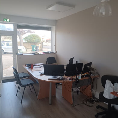 Bureau 4 pièces 1000 €