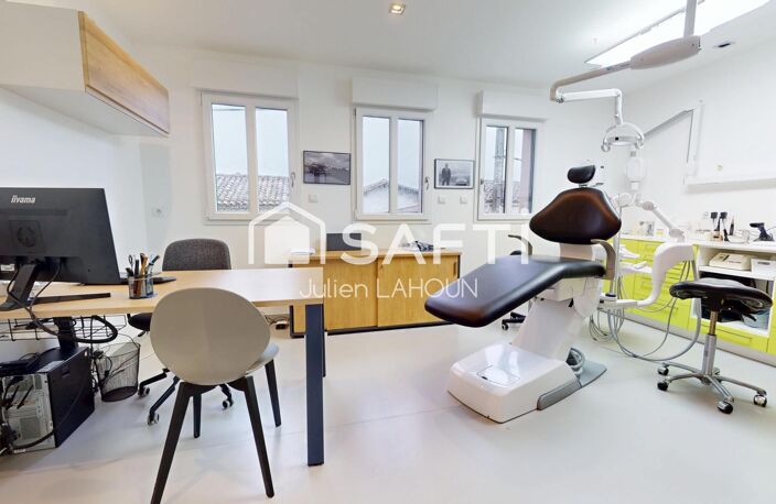 LOCAUX PROFESSIONNELS  EMPLACEMENT STRATÉGIQUE — photo 3