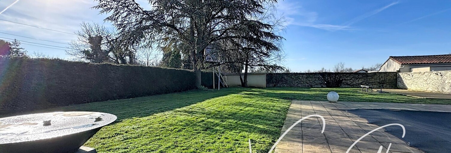 Terrain  900 m² à vendre à Saint-Pierre-de-Chandieu (69780)