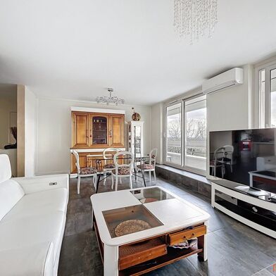 Appartement 4 pièces 215000 €