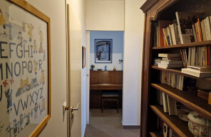 QUARTIER MONPLAISIR - DUPLEX INVERSÉ ATYPIQUE DE 220 M2 - MÉ — photo 5
